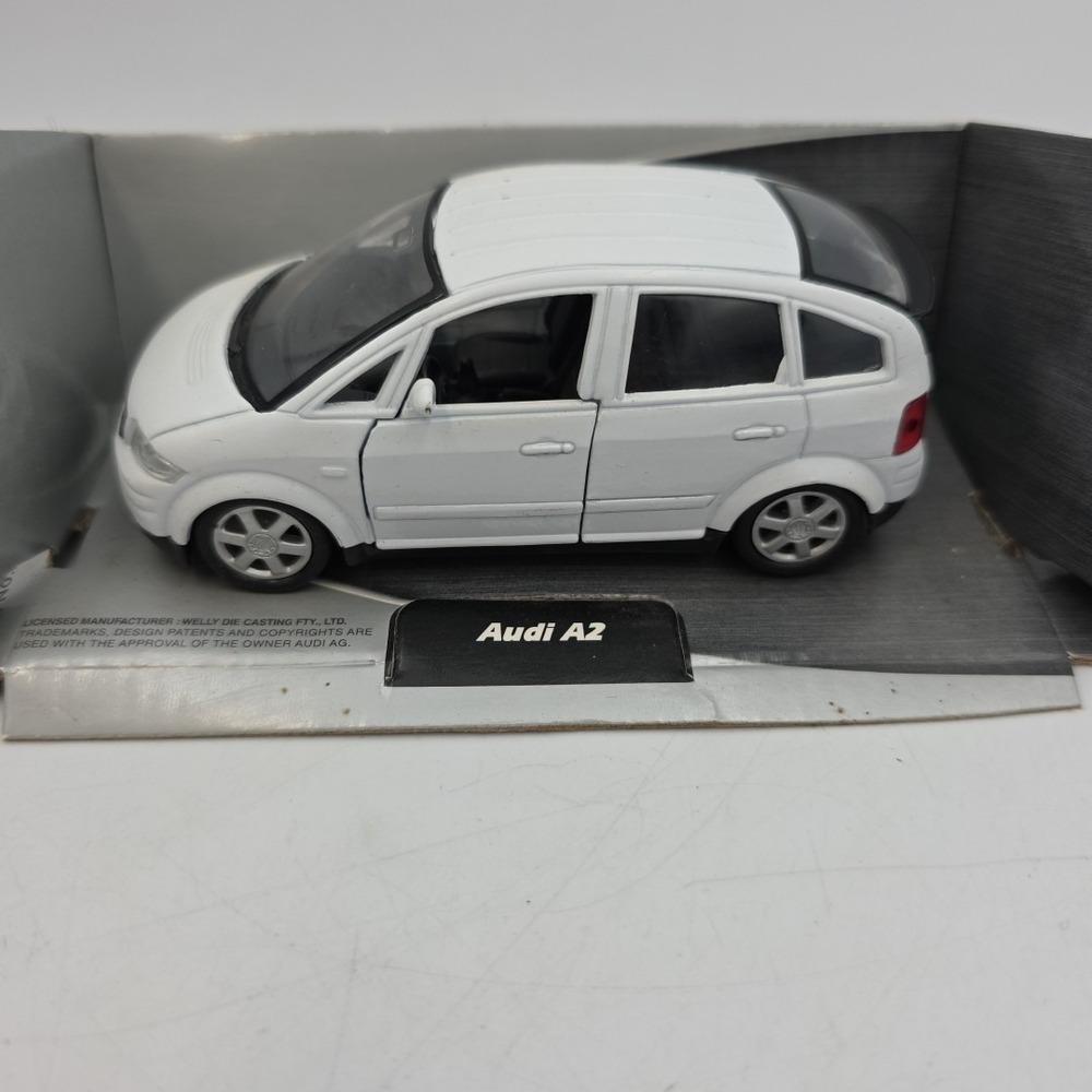 WELLY AUDI A2 White 1:64 GREAT DETAIL 77